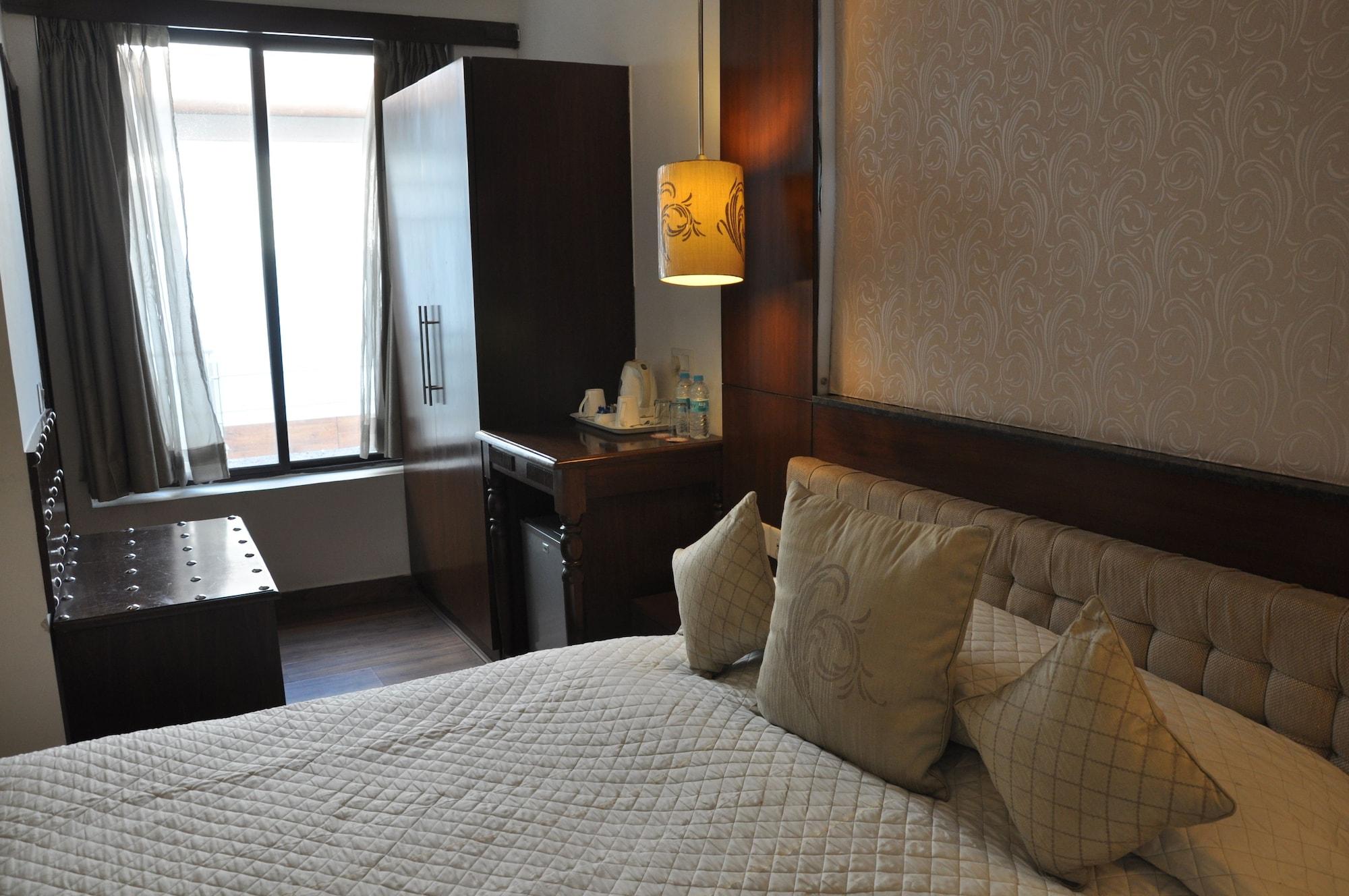 Hotel Amara New Delhi
